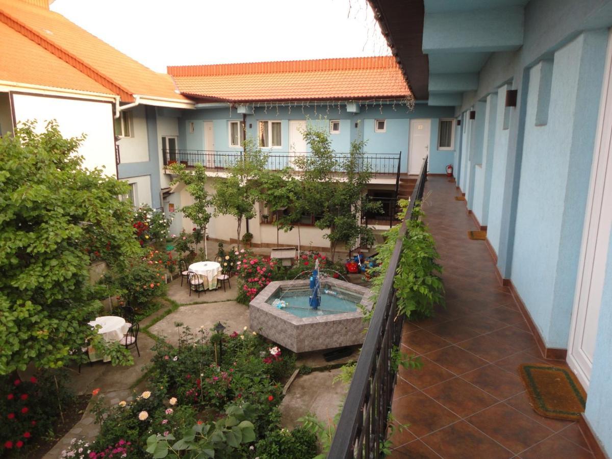 Hostel Tropical Drobeta Turnu Severin Eksteriør billede